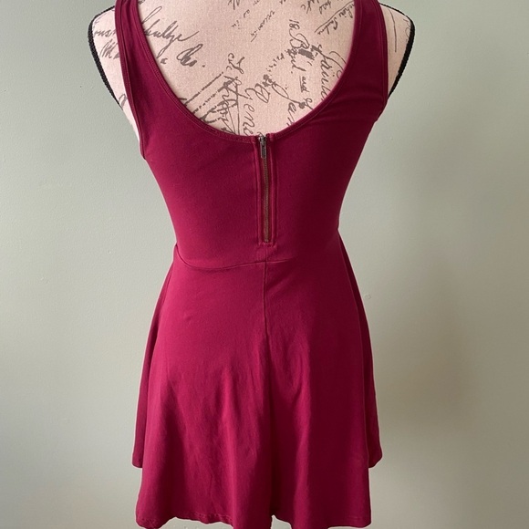 Women’s Express Sleeveless Burgundy Dress Size Small - Picture 4 of 6